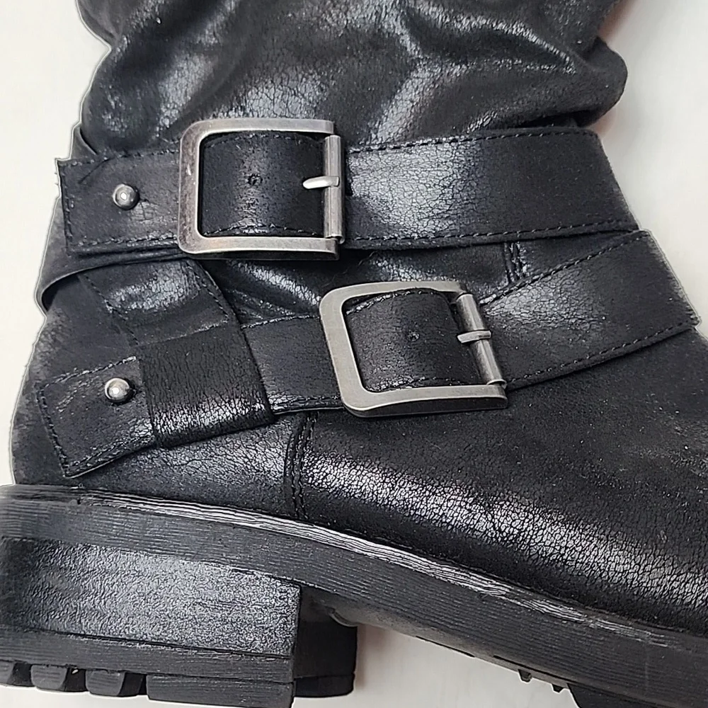 Torrid Boots 9 Wide Knee High Black Sweater Trim Faux Leather Zip Strappy Buckle
